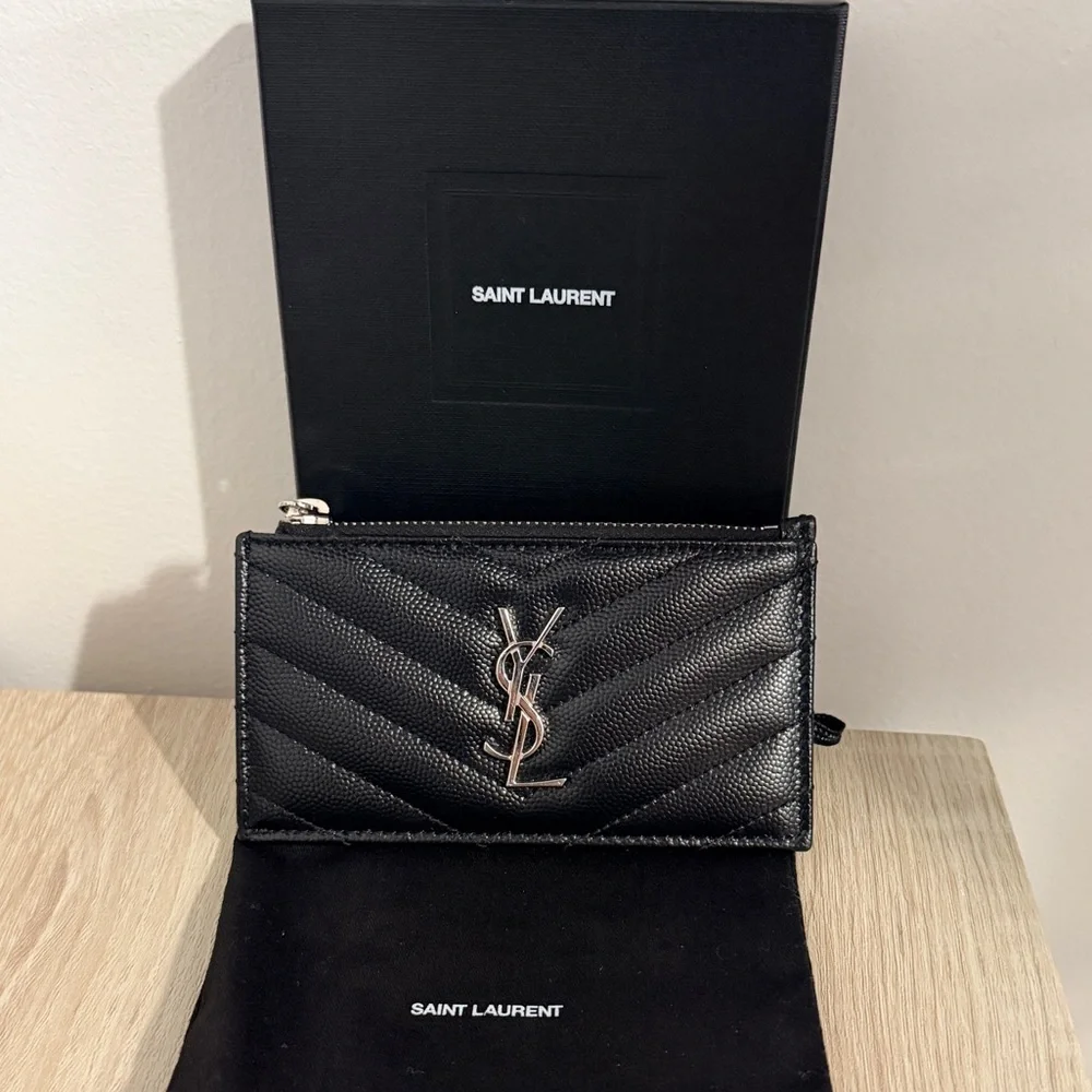 Authentic YSL CASSANDRE MATELASSÉ FRAGMENTS CARD CASE - Picture 4 of 6